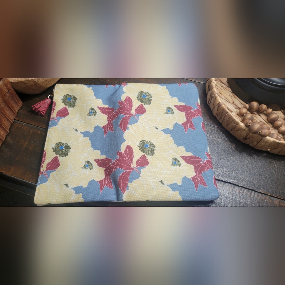 Rachel Pally ANTHROPOLOGY  Floral Canvas Clutch - Picture 13 of 14